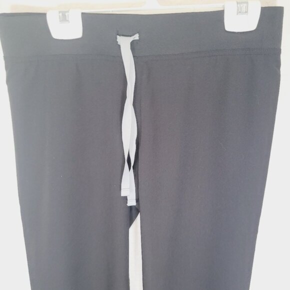 FIGS Livingston black scrub pant - Picture 3 of 7